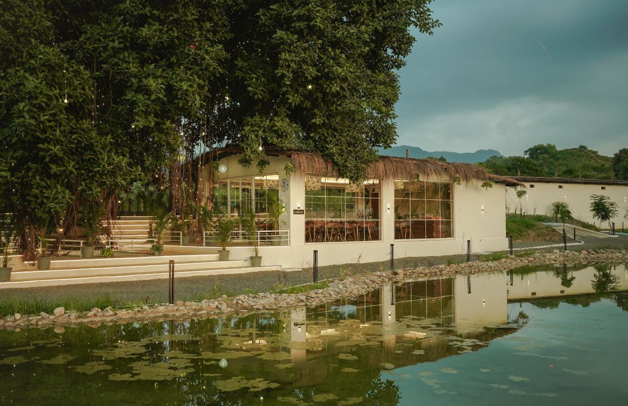Vanvasa Ranakpur by Samav