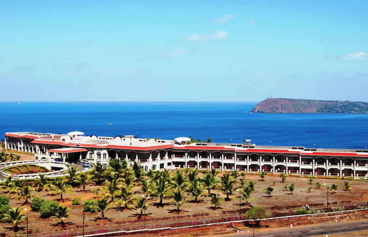 Kohinoor Samudra Beach Resort