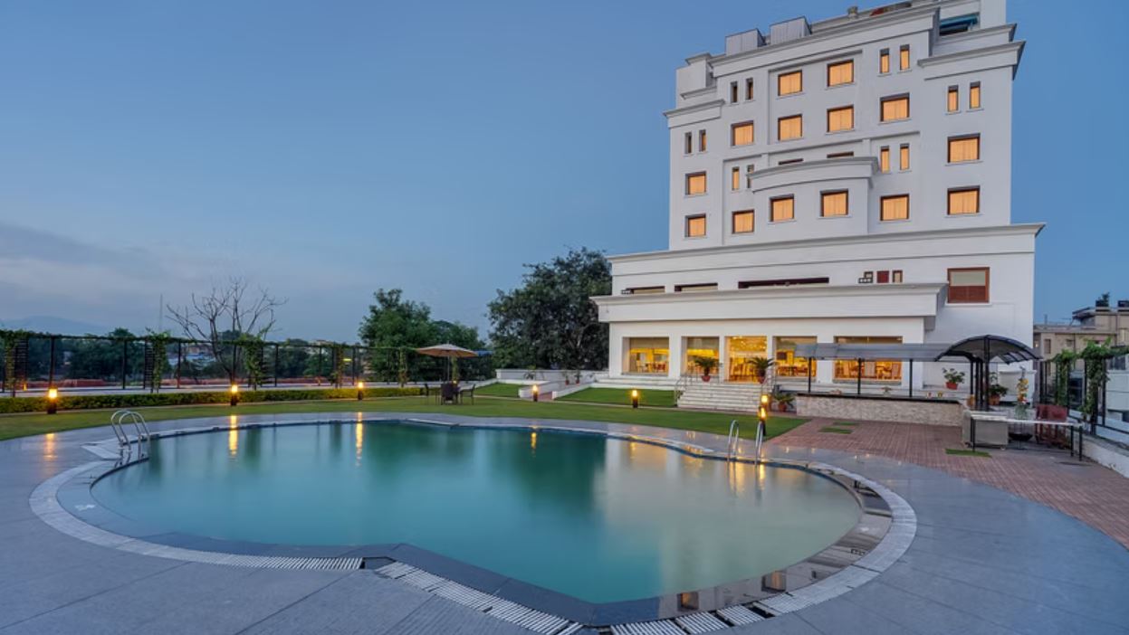 Royal Sarovar Portico