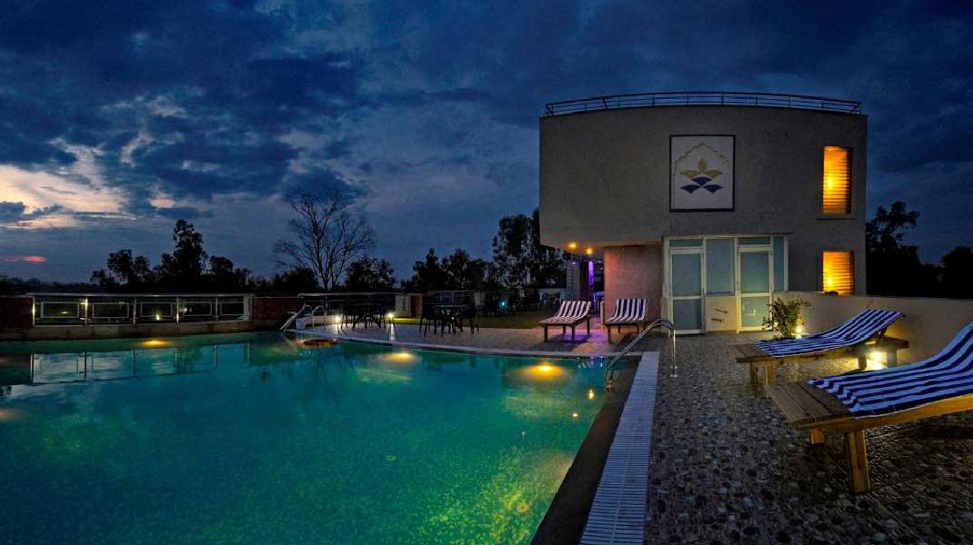 Hotel Atulyaa Taj